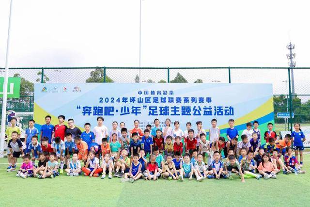 媒体人：杨瀚森还在美国特训 特训结束后会及时与中国男篮会合